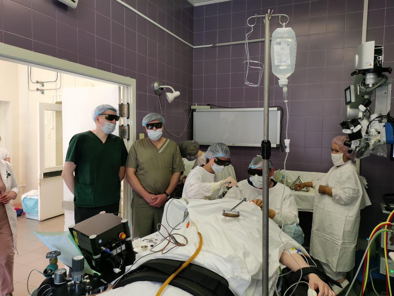 Эндомикрохирургия гортани с использованием лазера