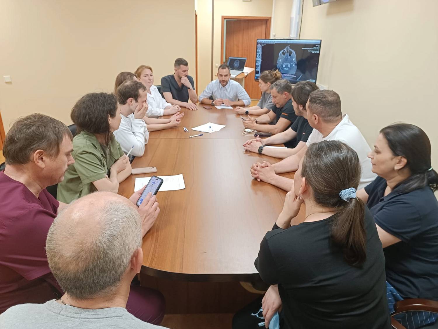 Эндоскопическая хирургия полости носа, околоносовых пазух, основания черепа. Завершился диссекционный курс